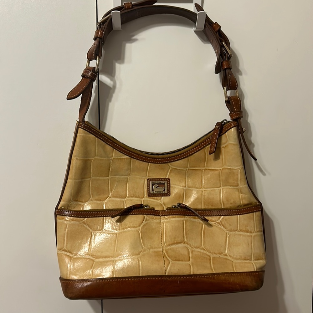 Dooney and bourke shoulder bag slightly used